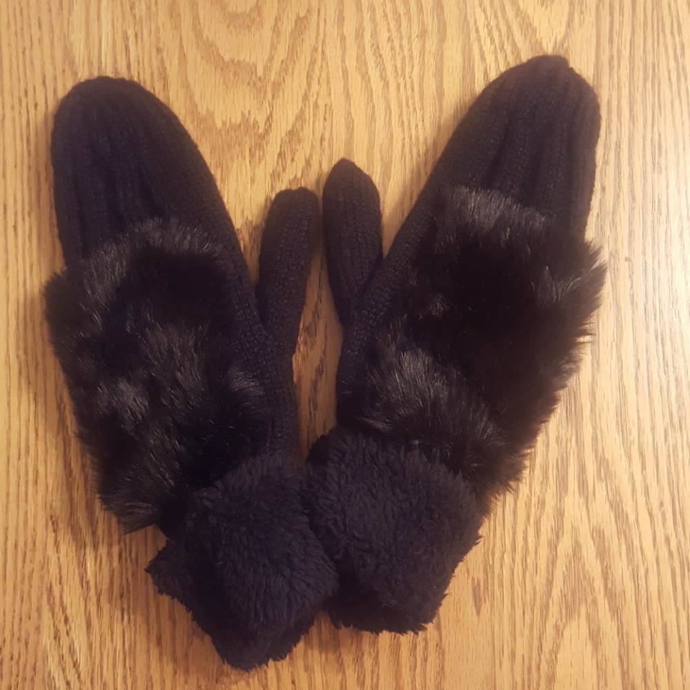 Black fur mittens NWOT